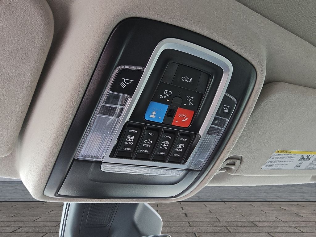 2025 RAM 1500 Tungsten Crew Cab 4x4 5'7' Box