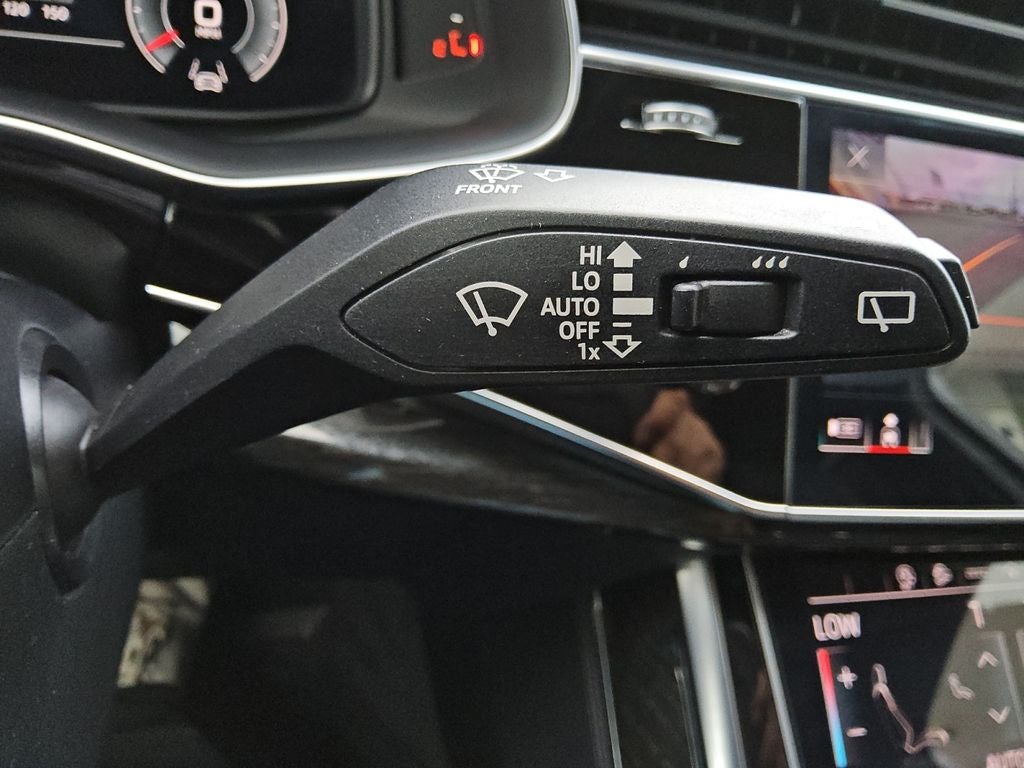 2023 Audi Q7 Premium Plus 55 TFSI quattro Tiptronic