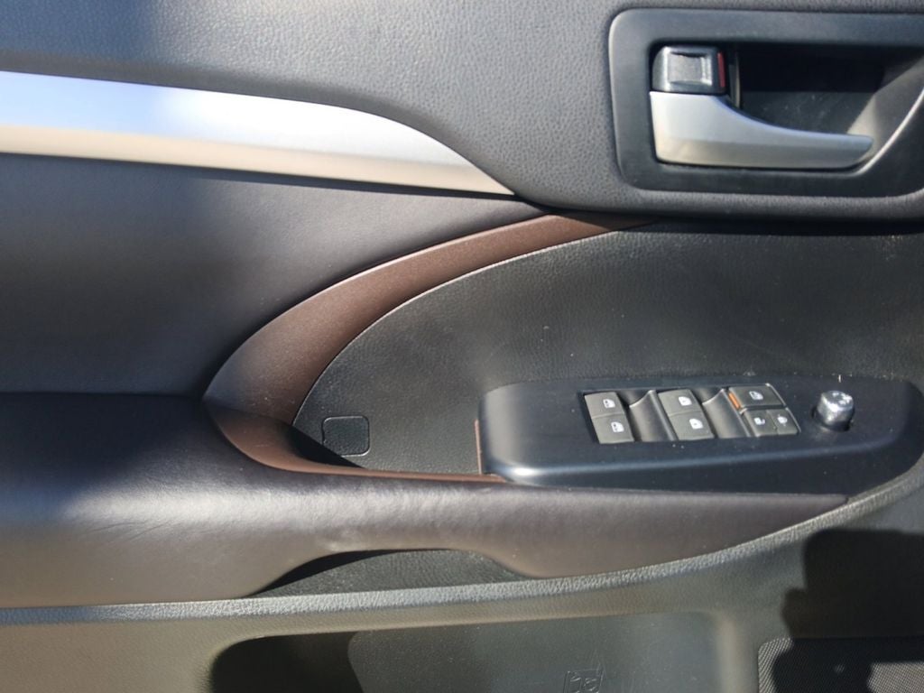 2016 Toyota Highlander XLE V6