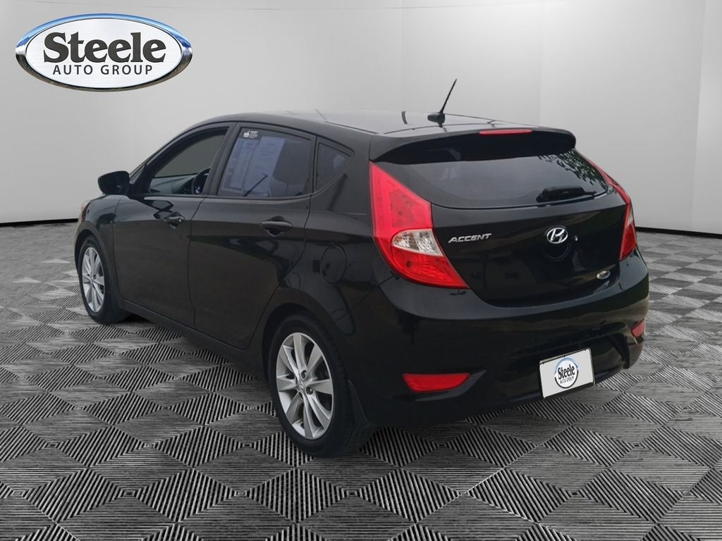 2012 Hyundai Accent SE