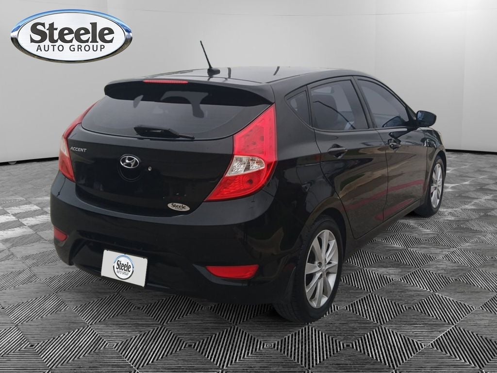 2012 Hyundai Accent SE