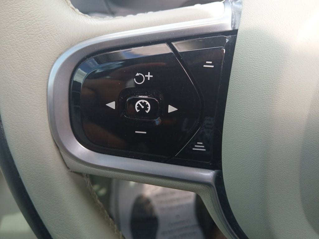 2019 Volvo XC90 T5 Momentum