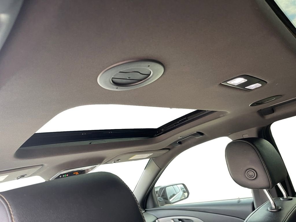 2022 Chevrolet Traverse LT Leather