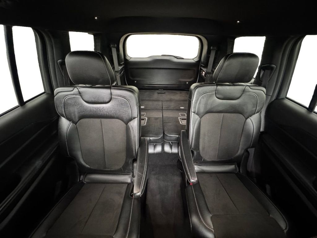2023 Jeep Grand Cherokee L Altitude 4x2