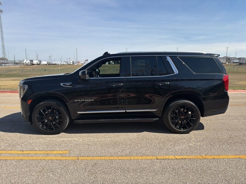 2023 GMC Yukon SLT