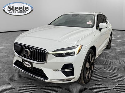2023 Volvo XC60 Recharge Plug-In Hybrid T8 Plus Bright Theme