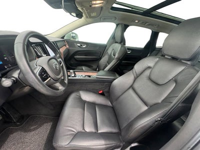 2023 Volvo XC60 Recharge Plug-In Hybrid T8 Plus Bright Theme