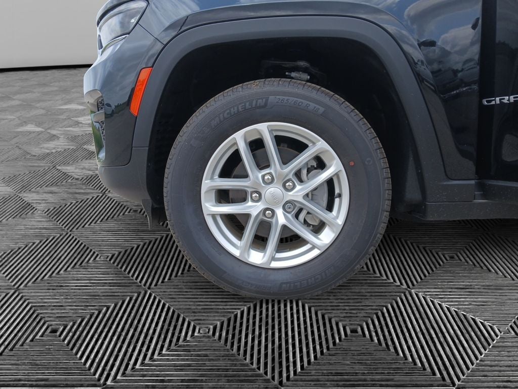 2024 Jeep Grand Cherokee Laredo X 4x4
