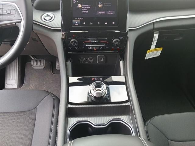 2024 Jeep Grand Cherokee Laredo X 4x4