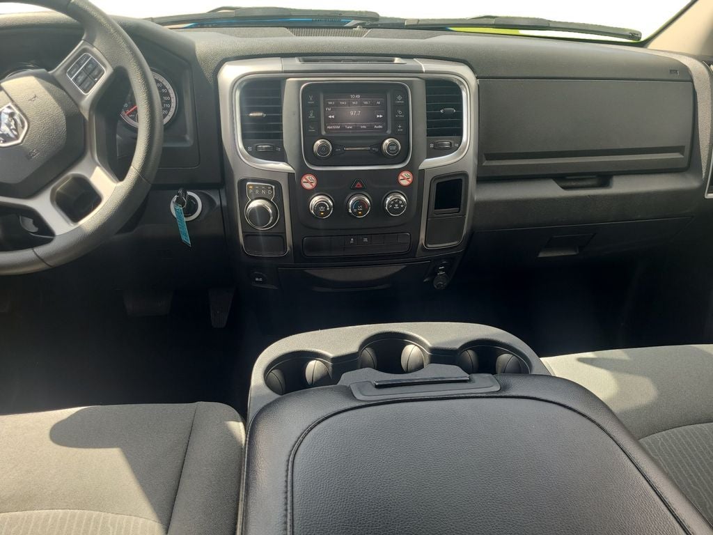 2024 RAM 1500 Classic SLT Quad Cab 4x2 6'4' Box