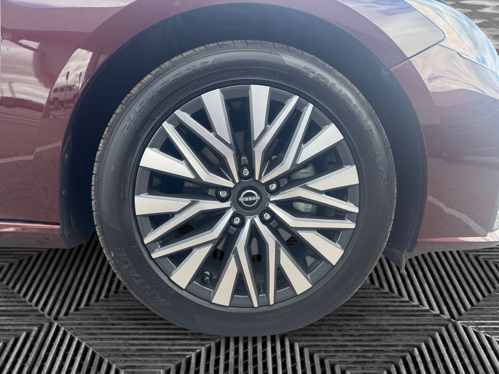 2024 Nissan Altima SV FWD