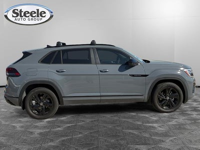 2026 Volkswagen Atlas Cross Sport 2.0T SEL R-Line Black