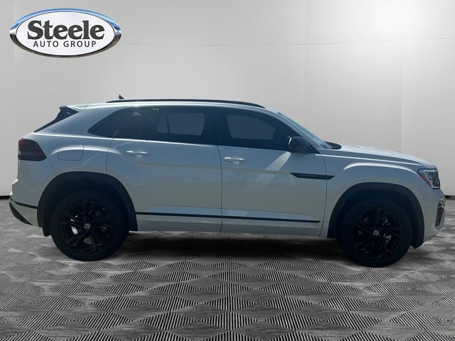 2026 Volkswagen Atlas Cross Sport 2.0T SEL R-Line Black