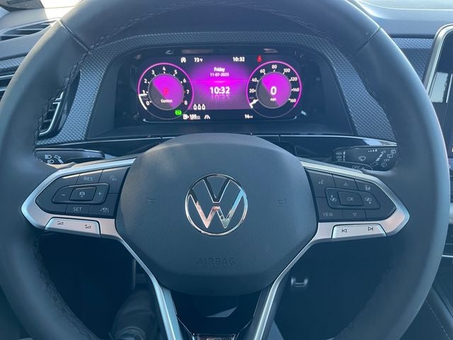 2025 Volkswagen Atlas Cross Sport 2.0T SEL Premium R-Line