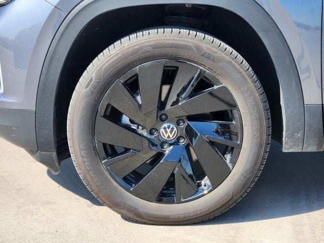 2024 Volkswagen Atlas 2.0T SE w/ Technology