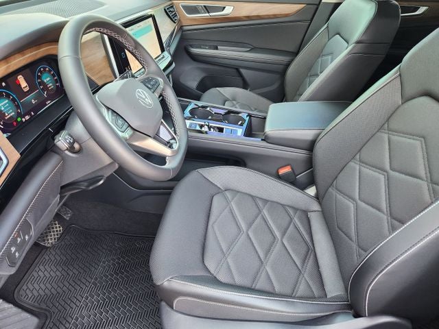 2024 Volkswagen Atlas 2.0T SE w/ Technology