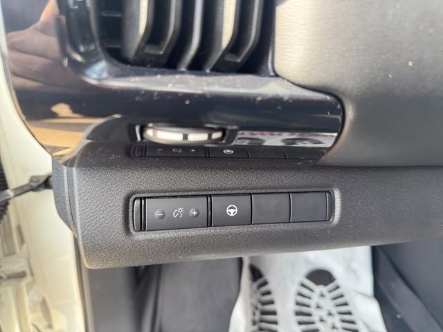 2023 Nissan Pathfinder SV