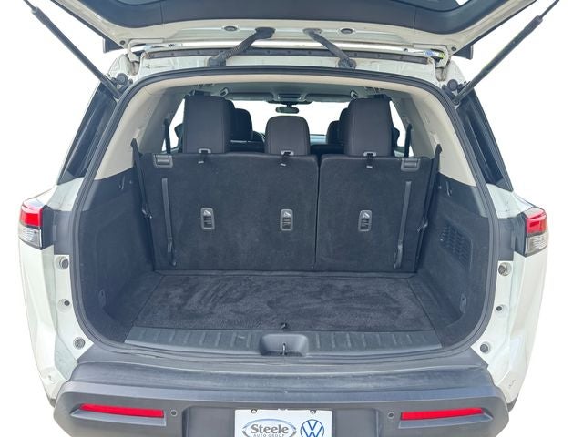 2023 Nissan Pathfinder SV