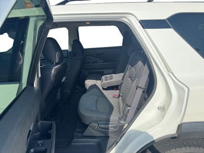 2023 Nissan Pathfinder SV