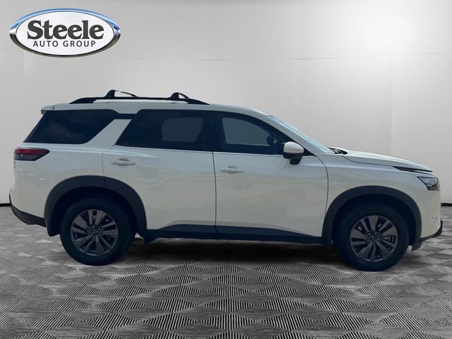2023 Nissan Pathfinder SV